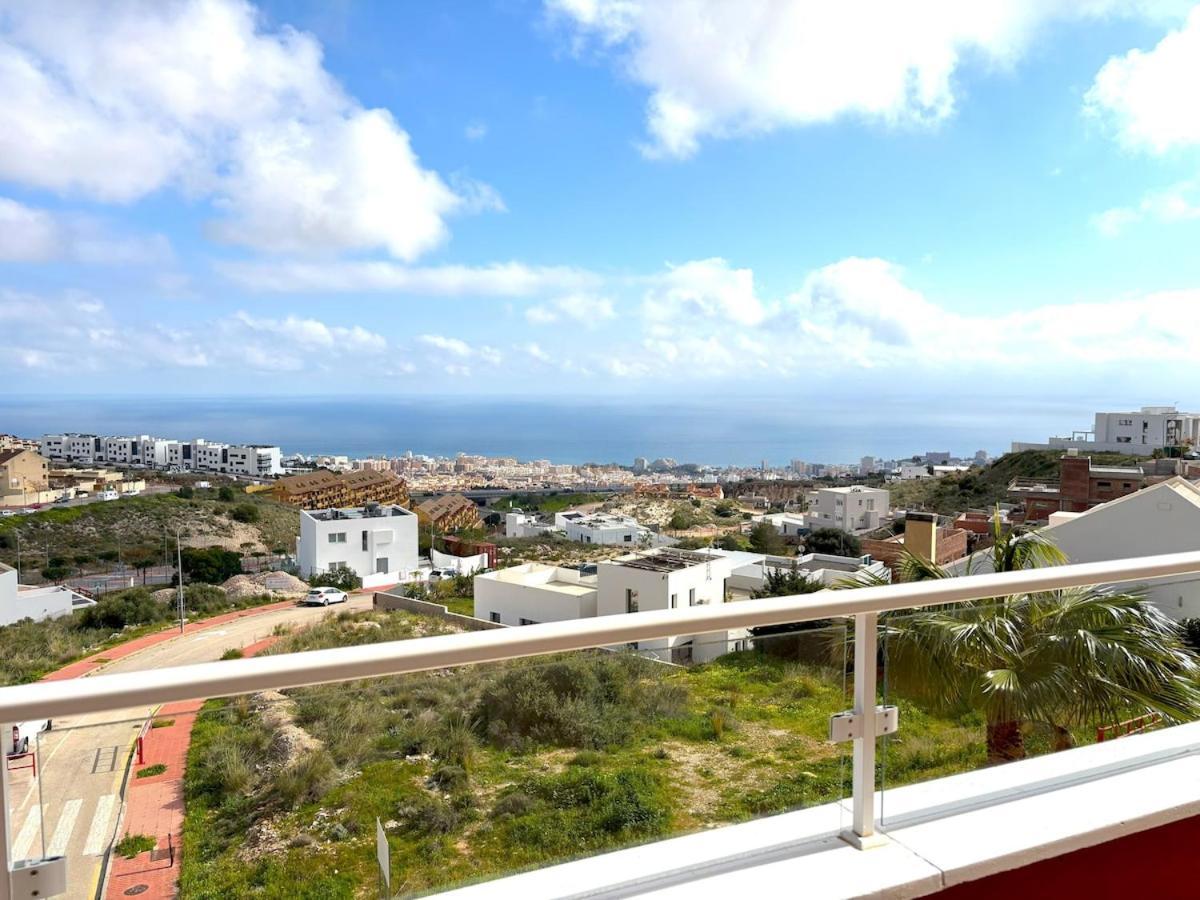 Evans Realty Bs Atico & Garaje & Piscinas & Padel Apartment