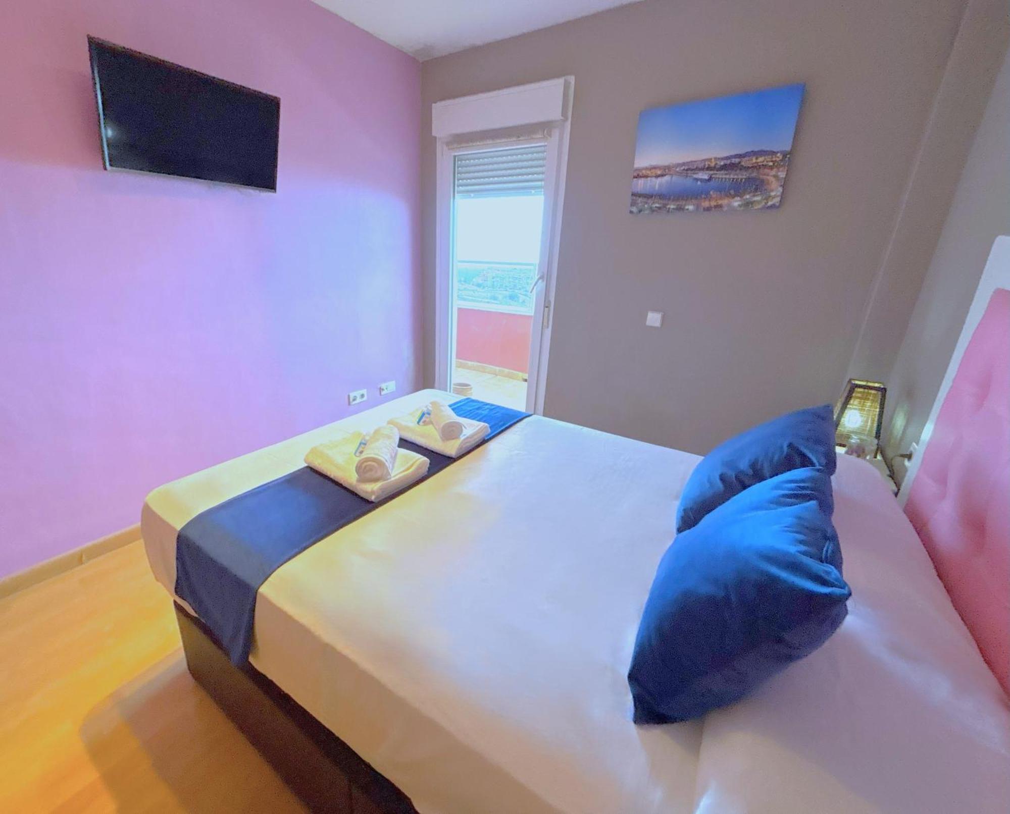 Evans Realty Bs Atico & Garaje & Piscinas & Padel Apartment